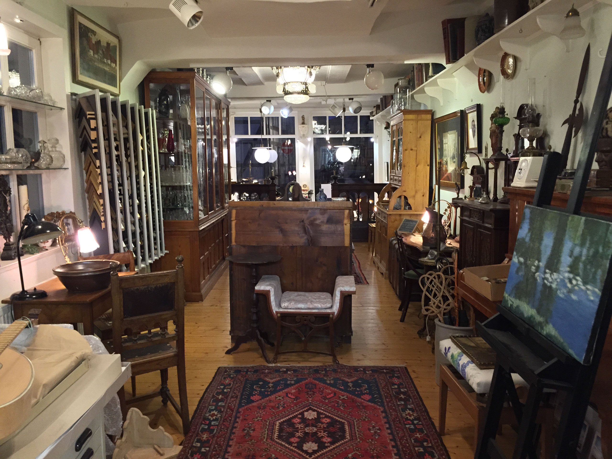 Bilderrahmen, Bilderrahmungen, Bildereinrahmungen, Rahmungen, Antiquitäten, Restaurationen, Historisches Mobiliar, Antik